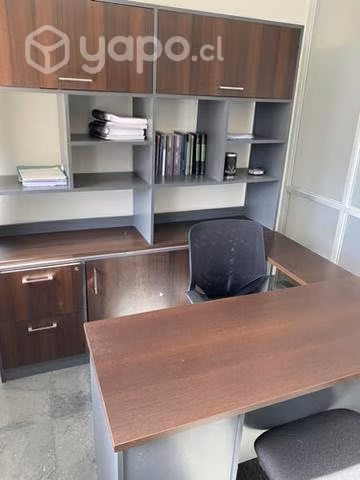 Mueble con escritorio más dls sillas