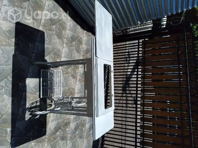 Mesa de arrimo.