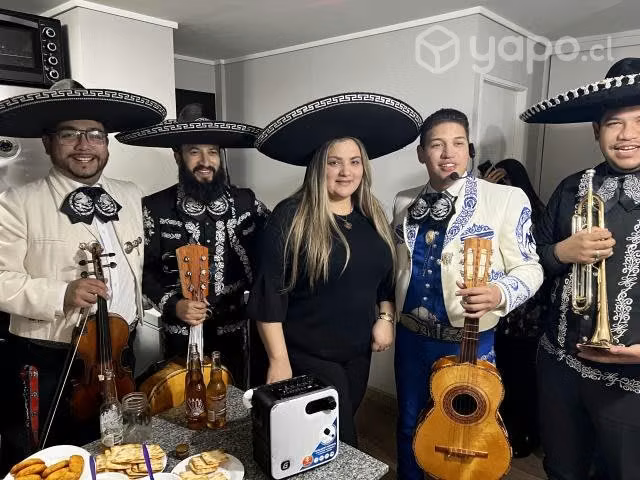 Mariachis en LA CISTERNA