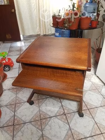 Mesa computador impecable de madera - Imagen 3