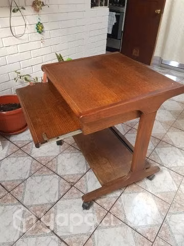 Mesa computador impecable de madera - Imagen 2