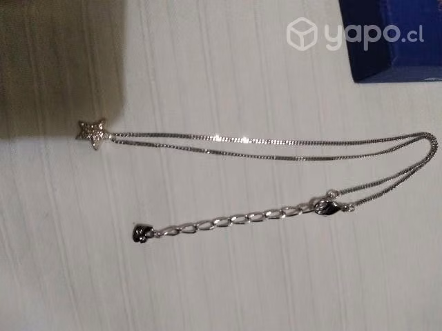Delicado collar SWAROVSKI.( baño de rodio)