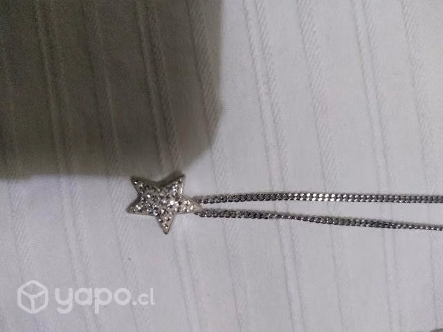 Delicado collar SWAROVSKI.( baño de rodio)
