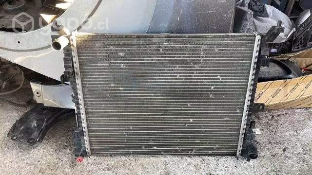 Radiador de agua nissan versa 2017 original