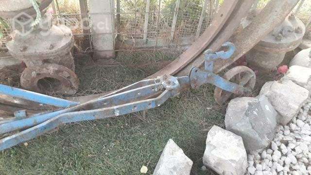 Arado antiguo de fierro - Imagen 3