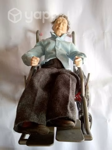 Muñeco en Silla de Ruedas