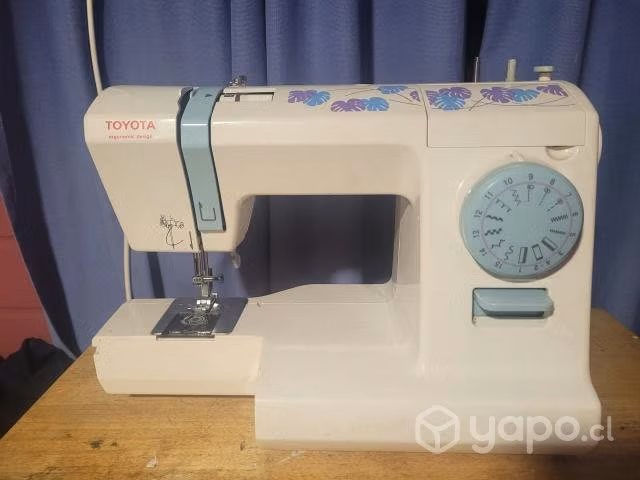 Maquina de cocer toyota