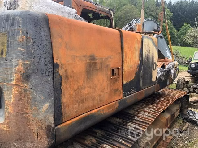 Excavadora Volvo EC210 en desarme