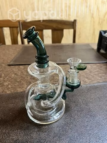 Bong, moledor y pipa