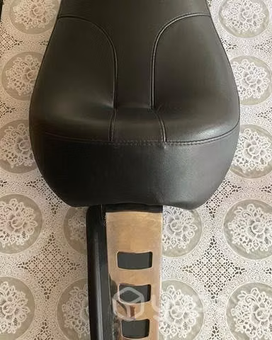 Asiento de cuero para moto Dyna