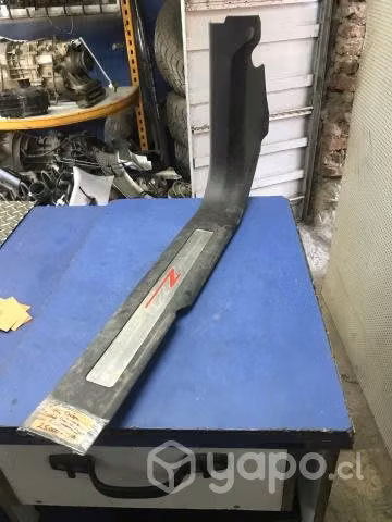 Cubre zocalo delantero izquierdo Chv Silverado