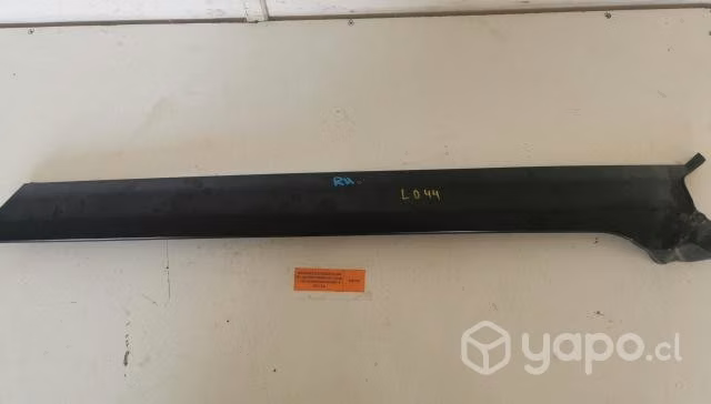 Moldura Exterior Pilar Del Der Land Rover 2011