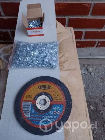 Tornillos de contruccion