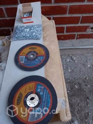 Tornillos de contruccion