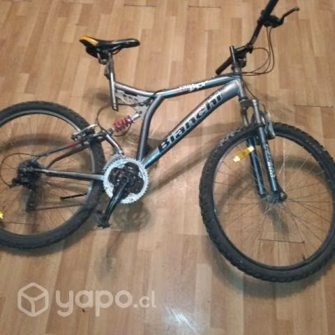 Aro 26 con casco y guantes