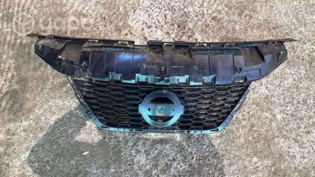 Mascara nissan new versa original