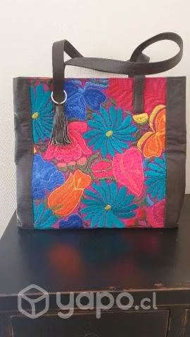 Cartera mexicana en cuero y bordado