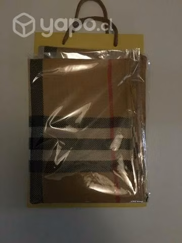 Bufanda Burberry 100% cachemira - Imagen 3