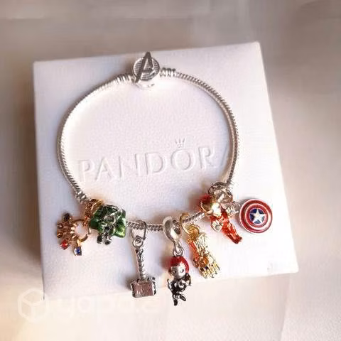 Pulsera Pandora Avengers (7 Charms)