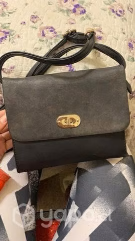 Cartera negra marca Danna