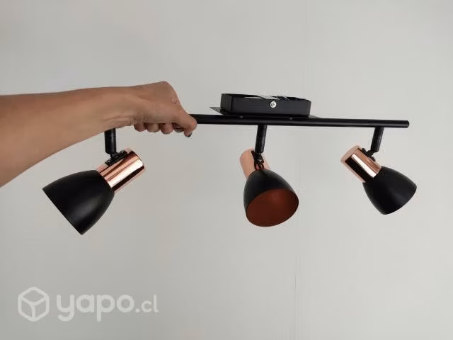 Lámpara tres focos negro