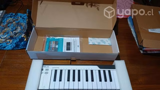 Controlador Midi Arturia Microlab Black