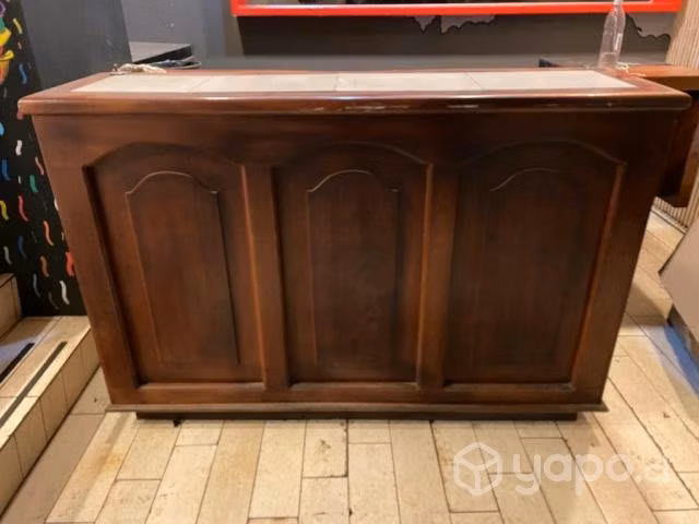Mueble de Bar de madera y cerámica