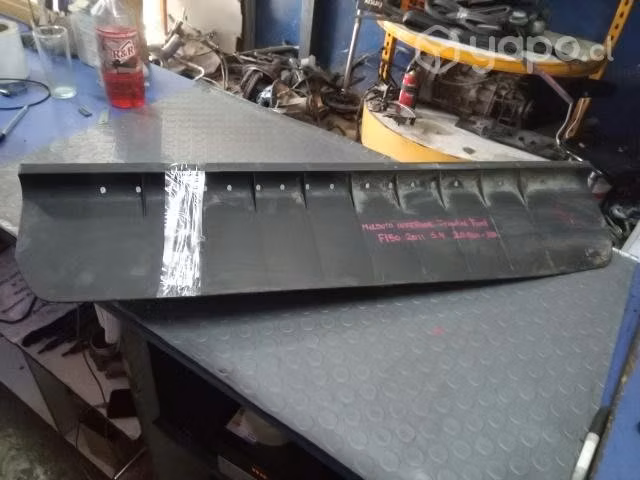 Moldura inferior frontal Ford F150 5.