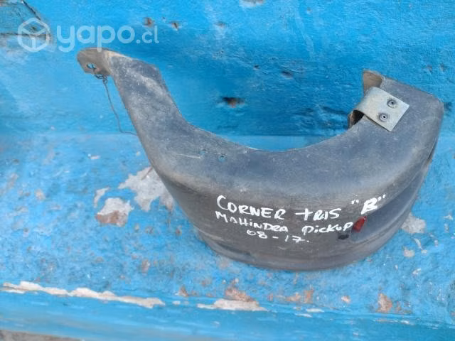 Corner trasero der Mahindra pickup 2008-2017