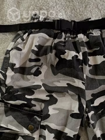 Pantalón cargo militar