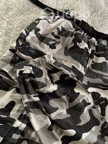 Pantalón cargo militar