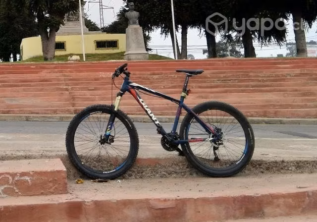 Bicicleta Giant ATX - 27.5