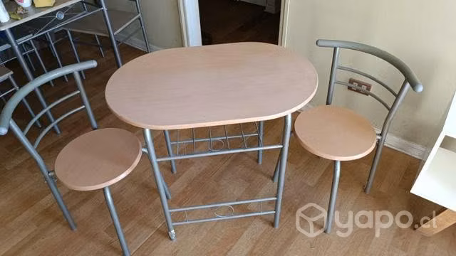 Mesa de terraza tiene detalles