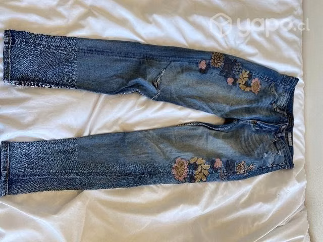 Jeans bordados Aeropostale talla 38