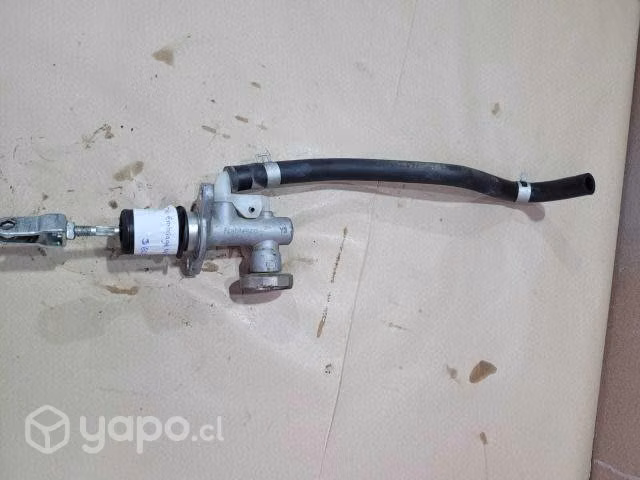 Bomba embriague np300 2018