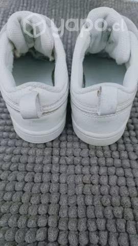 Zapatillas con muy poco uso