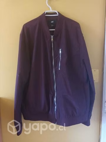 Chaqueta cortaviento burdeo H&M