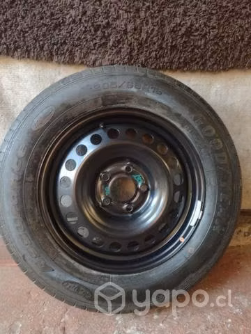 Neumático aro 16 205/55 R16 marca "GOOD YEAR"