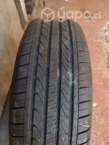Neumático aro 16 205/55 R16 marca "GOOD YEAR"