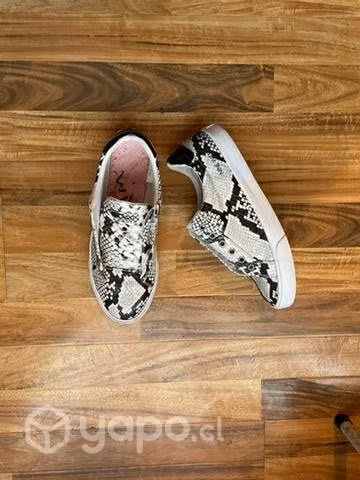 Zapatillas blancas nine west