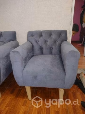 Sofá de tres cuerpos y dos Poltronas