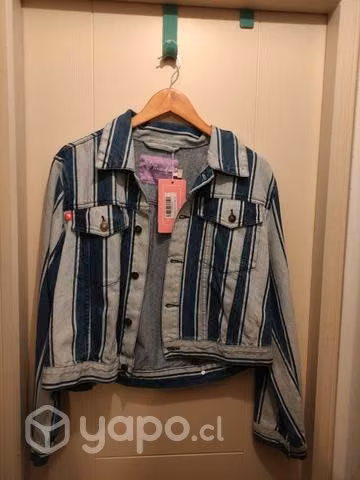 Chaqueta mezclilla corta