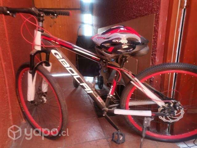Bicicleta nueva con casco - Imagen 3