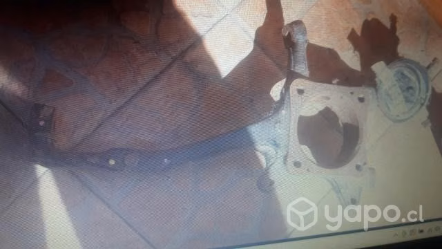 Muñon delantero original Toyota hilux 2009