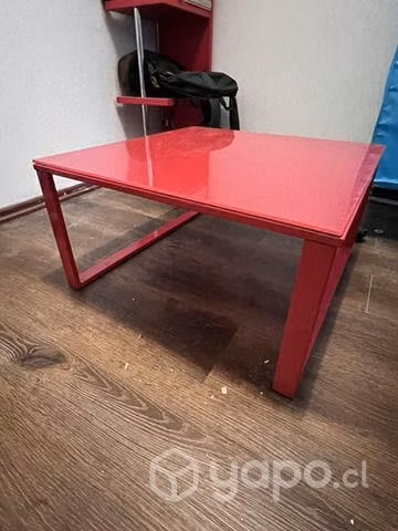 Mesa de centro roja
