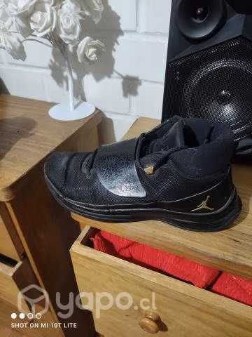 Jordan Super Fly 5 PO Black Metallic Gold - Imagen 3