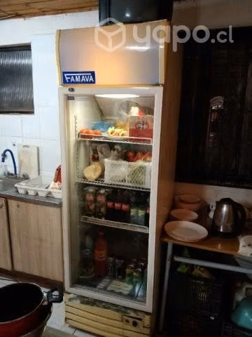 Cooler grande , cuatro bandejas amplias