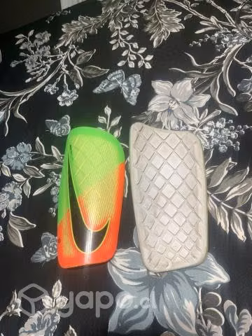 Canilleras nike