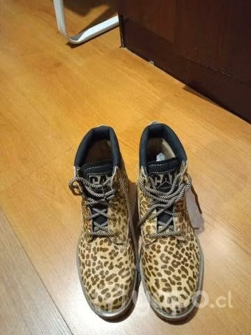 Zapatos cat nuevos