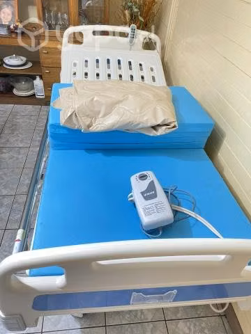 Catre clínico con colchón antiescara - Imagen 2